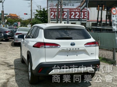 正2025年原廠保固中跑8千公里  ikey  摸門  acc跟車系統  恆溫 行車偏移  後做出風口  