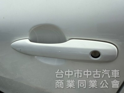 正2025年原廠保固中跑8千公里  ikey  摸門  acc跟車系統  恆溫 行車偏移  後做出風口  