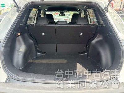 正2025年原廠保固中跑8千公里  ikey  摸門  acc跟車系統  恆溫 行車偏移  後做出風口  