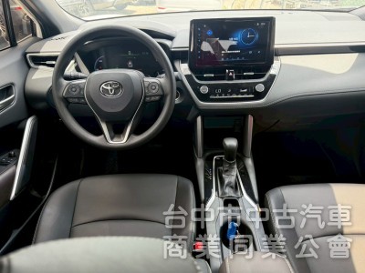 正2025年原廠保固中跑8千公里  ikey  摸門  acc跟車系統  恆溫 行車偏移  後做出風口  