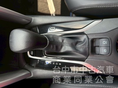正2025年原廠保固中跑8千公里  ikey  摸門  acc跟車系統  恆溫 行車偏移  後做出風口  