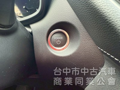 正2025年原廠保固中跑8千公里  ikey  摸門  acc跟車系統  恆溫 行車偏移  後做出風口  