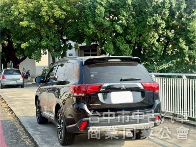 acc跟車系統  恆溫 行車偏移  後做出風口  