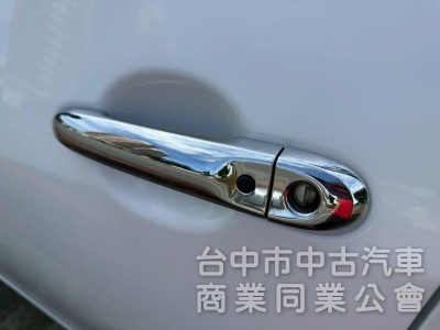 I-TIIDA 1.6 五門掀背 配備 ikey  摸門  定速   盲點偵測  影音系統