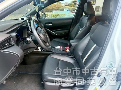 C.C GR 油電版 一手車 原廠保養 保固中 ACC跟車 車道置中 盲點 影音 升級鋁圈 碟盤 避震 拉桿