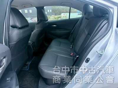 ALTIS 油電  配備 ikey 摸門  ACC跟車 摸門 盲點 車道偏移 恆溫 防滑 