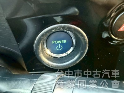 Prius c 1.5油電