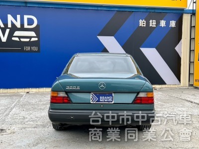 1986．BENZ．300E．綠色