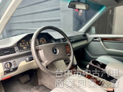 1986．BENZ．300E．綠色