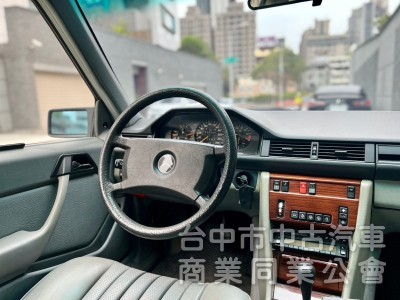 1986．BENZ．300E．綠色