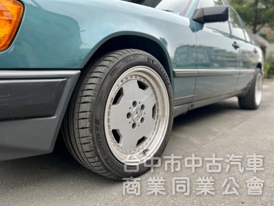 1986．BENZ．300E．綠色