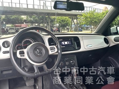 2014．VW．Beetle．白色