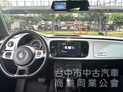 2014．VW．Beetle．白色
