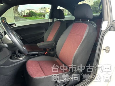 2014．VW．Beetle．白色
