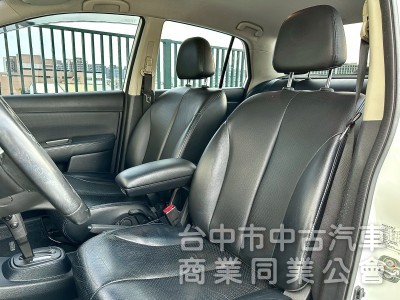 2013・Nissan・Tiida 4D・里程18.4萬