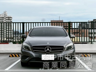 2015 A180 里程18.4萬 