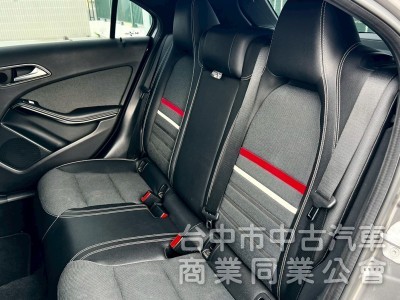 2015 A180 里程18.4萬 