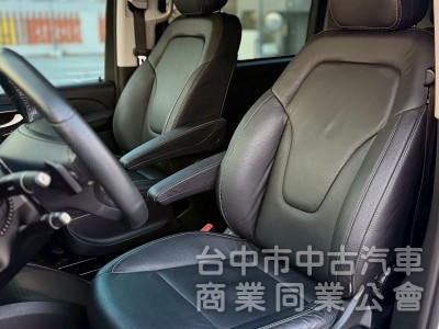 2021 V220d 里程6.3萬