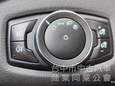 2015年FORD KUGA2.0旗艦版 新車價119.8萬 年前特惠價 原漆原版件.挑戰全台最便宜.全景天窗.