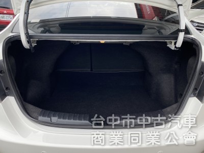 2016年 Luxgen  S3  1.6L 尊爵型 原鈑件 環景 定速 恆溫  倒車顯影 舒適安全 小資族首選代步款