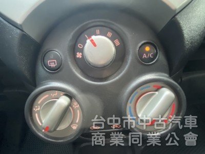 2018年 Nissan  March  1.5cc 傳奇版 原鈑件 外型圓潤可愛 小巧靈活 寬敞空間 最貼心的都市小車
