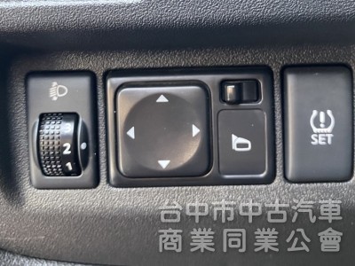 2018年 Nissan  March  1.5cc 傳奇版 原鈑件 外型圓潤可愛 小巧靈活 寬敞空間 最貼心的都市小車