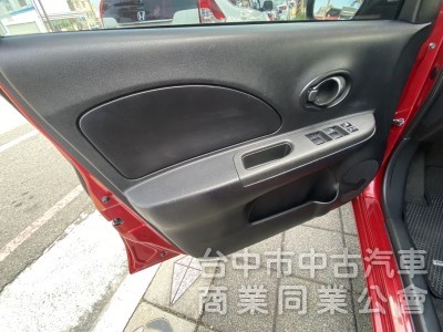 2018年 Nissan  March  1.5cc 傳奇版 原鈑件 外型圓潤可愛 小巧靈活 寬敞空間 最貼心的都市小車