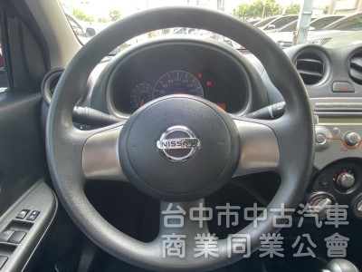 2018年 Nissan  March  1.5cc 傳奇版 原鈑件 外型圓潤可愛 小巧靈活 寬敞空間 最貼心的都市小車