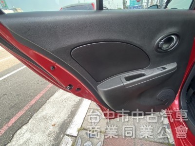 2018年 Nissan  March  1.5cc 傳奇版 原鈑件 外型圓潤可愛 小巧靈活 寬敞空間 最貼心的都市小車