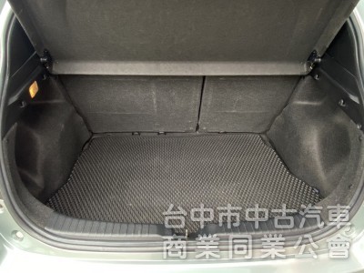 2018年式 TOYOTA  YARIS  1.5cc 豪華+版   I-KEY  影音螢幕 省油 空間大 熱門掀背車款