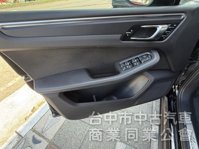 2015年式 保時捷 Macan S 2.0T 總代理 認證車 只跑11萬公里 奢豪霸氣 高貴不貴 免百萬輕鬆入主