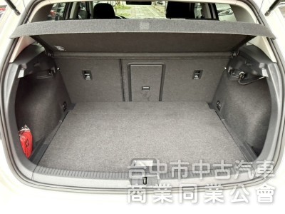 2015年 福斯  GOLF  1.4  TSI  渦輪增壓 恆溫 I-Key 省油省稅 大馬力 適合小家庭首選車款