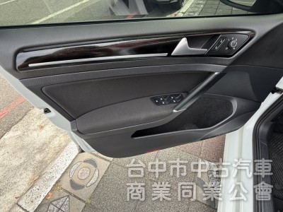 2015年 福斯  GOLF  1.4  TSI  渦輪增壓 恆溫 I-Key 省油省稅 大馬力 適合小家庭首選車款