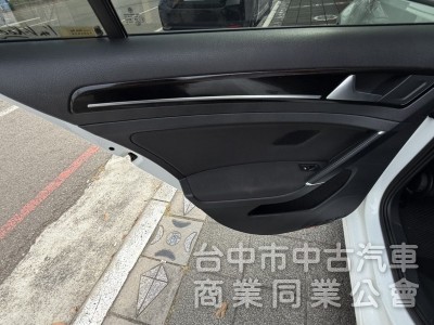2015年 福斯  GOLF  1.4  TSI  渦輪增壓 恆溫 I-Key 省油省稅 大馬力 適合小家庭首選車款