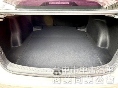 2021 TOYOTA  Altis 1.8 經典型 僅跑3萬公里 ACC跟車 定速 車道偏離 漂亮認證車 經典不敗神A