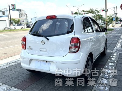 2015年 Nissan March 1.5 傳奇版 原鈑件 衛星導航 倒車顯影 加值安卓機 外型可愛 城市代步小車
