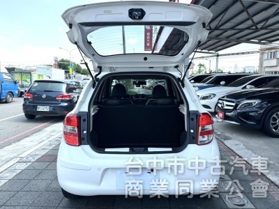 2015年 Nissan March 1.5 傳奇版 原鈑件 衛星導航 倒車顯影 加值安卓機 外型可愛 城市代步小車