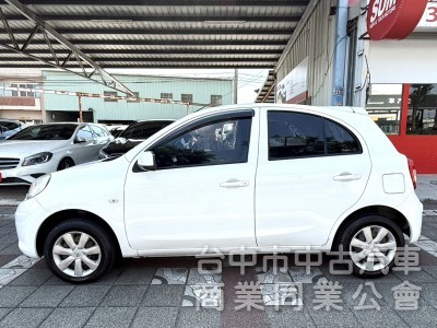 2015年 Nissan March 1.5 傳奇版 原鈑件 衛星導航 倒車顯影 加值安卓機 外型可愛 城市代步小車