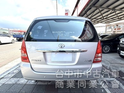 2012年 TOYOTA INNOVA 2.0 自排 J版 原鈑件 只跑8萬公里 衛星導航 加裝皮椅 鋁圈 客貨兩用車