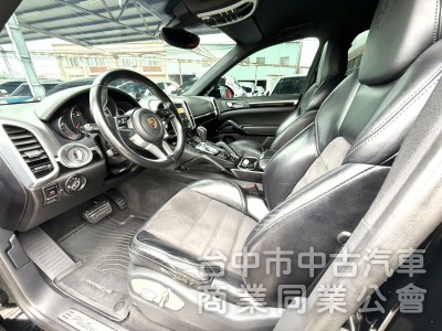 2017年式 Porsche Cayenne 3.6 白金限定版 總代理 原鈑件 個人化精裝選配 強悍的性能 暢快隨行