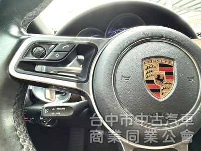 2017年式 Porsche Cayenne 3.6 白金限定版 總代理 原鈑件 個人化精裝選配 強悍的性能 暢快隨行