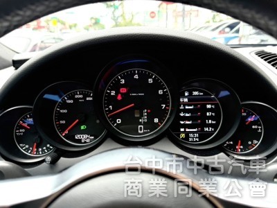2017年式 Porsche Cayenne 3.6 白金限定版 總代理 原鈑件 個人化精裝選配 強悍的性能 暢快隨行