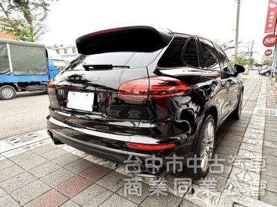 2017年式 Porsche Cayenne 3.6 白金限定版 總代理 原鈑件 個人化精裝選配 強悍的性能 暢快隨行