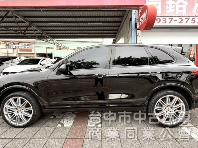 2017年式 Porsche Cayenne 3.6 白金限定版 總代理 原鈑件 個人化精裝選配 強悍的性能 暢快隨行
