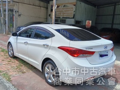 2013年 Hyundai Elantra 1.8 GLS 豪華型 原鈑件 雙區恆溫 影音 倒車顯影 漂亮認證車 可全貸