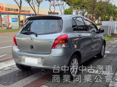 2011年 TOYOTA Yaris 1.5 G版 超低里程 僅跑8萬公里 恆溫 方向盤快撥鍵 經典不敗 代步車首選