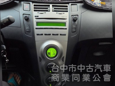 2011年 TOYOTA Yaris 1.5 G版 超低里程 僅跑8萬公里 恆溫 方向盤快撥鍵 經典不敗 代步車首選