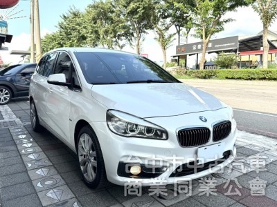 2017年式 BMW 220i GT 總代理 Luxury Line版 正七人座 雙前電動椅 自動停車 稀有釋出跨界休旅