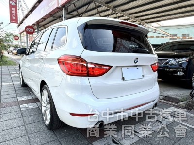2017年式 BMW 220i GT 總代理 Luxury Line版 正七人座 雙前電動椅 自動停車 稀有釋出跨界休旅