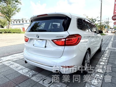2017年式 BMW 220i GT 總代理 Luxury Line版 正七人座 雙前電動椅 自動停車 稀有釋出跨界休旅